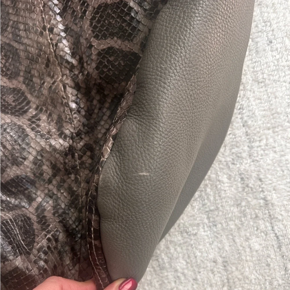 Authentic Gucci Python Greenwich Hobo Handbag (RARE) Grey Python - Picture 7 of 11